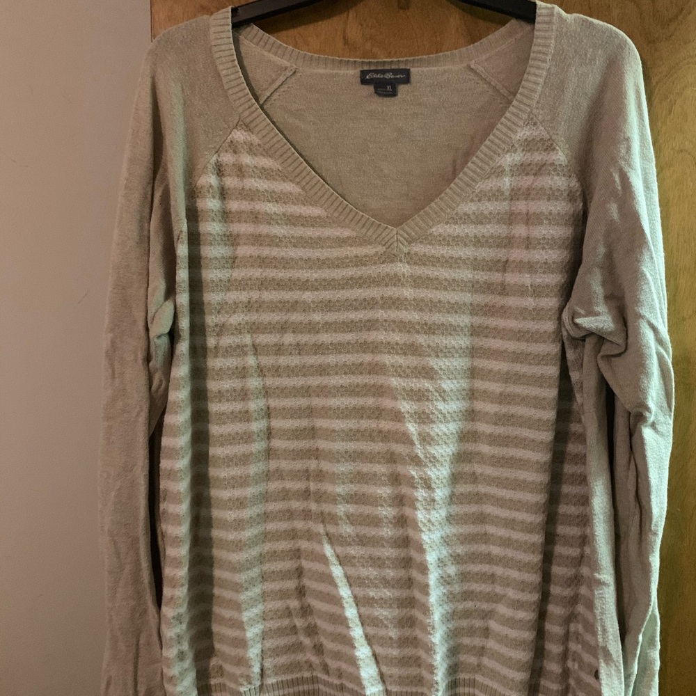 EUC XL Beige Stripe light weight v-neck sweater